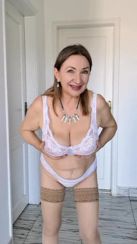 Azgın edepsiz olgun üvey anne seni baştan çıkarıyor