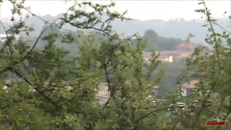 Vere Casalinghe Italia.: Lovers love to fuck in front of passersby watching them