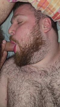 Me follo la boca de un oso peludo
