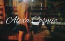 Alexa Cosmic: Alexa Cosmic plavání v bazénu po sauně v novém tričku...