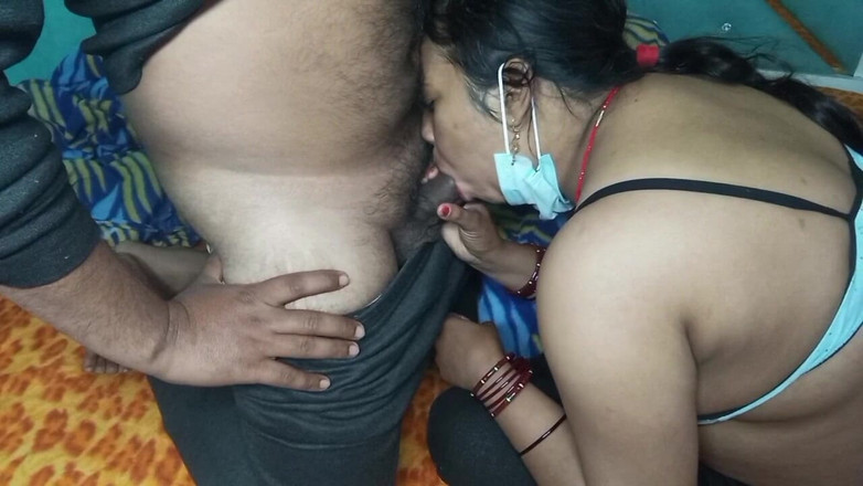 Manjushukla: Une bhabhi indienne suce le pénis de son mari