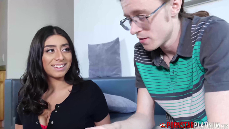 Pornstar Platinum: Pornstarplatinum - La plantureuse Violet Myers se fait éjaculer sur les seins