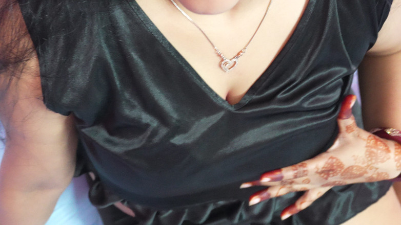 Neha bhabhi0832: Bhabhi Lutschte Meinen Penis Und Wasser Kam Heraus, Wie Gut...