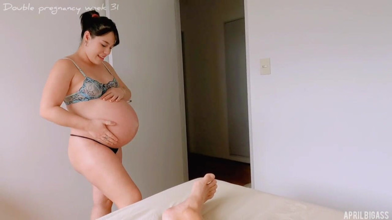 April BigAss: Několikanásobné těhotenství Týden 31, Kundička Creampie, Holka na mě jezdí s...