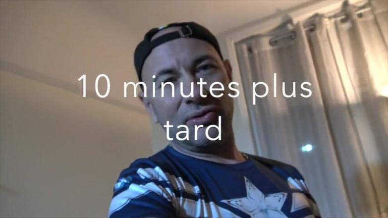 Gaybareback: Max Duro scopato senza preservativo da un twink XXL
