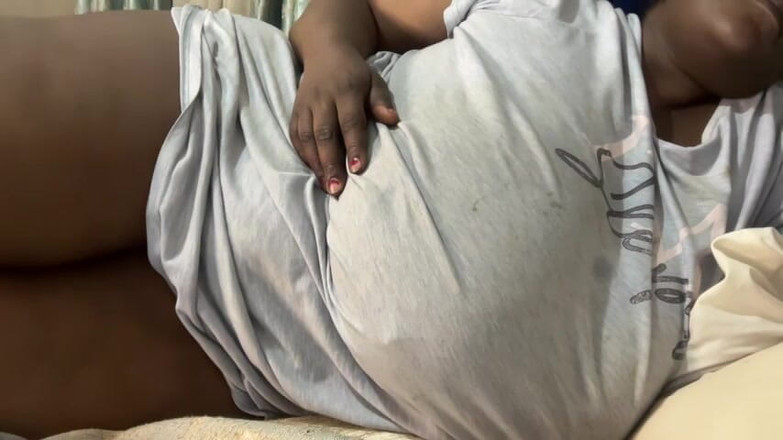 Legendary Booty Overdose: 黑色的ssbbw脱衣和振动器折磨