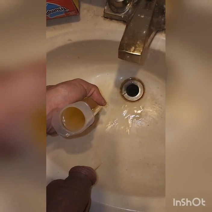 HungBareBackRabbit: Injection of My Fresh Hot Piss Into My Tight Cunt.