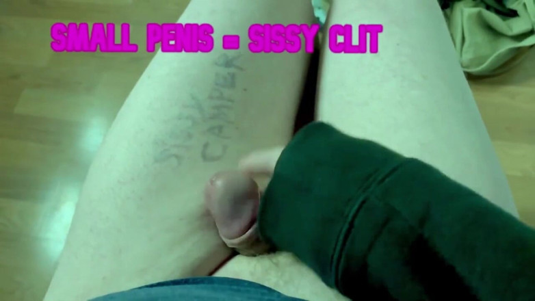Kinky horny gay bois: L'orso sissy ne ha uno piccolo ed è un clitoride di...