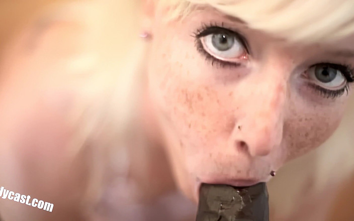 Girlycast: Skinny Teen Lucy İlk BBC Ev Videosu