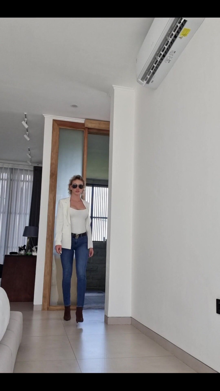 Angel The Dreamgirl: Short Video Walk in Jeans