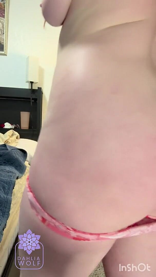 Dahlia Wolf: Naked Step Mom Twerking Wet After Shower