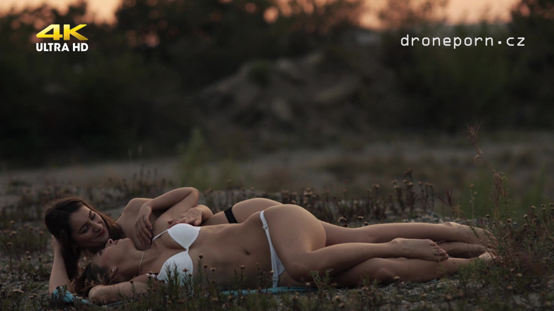 Peaches and Bananas: Lesbians on the nude beach