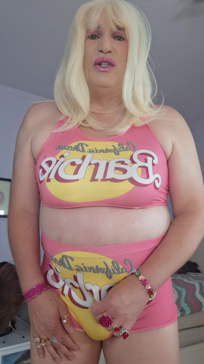 Victoria Lecherri: Bimbo fode boneca!