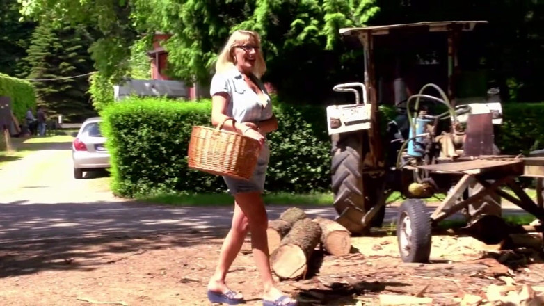 Deutschland porn: Double cocks for mature busty bitch