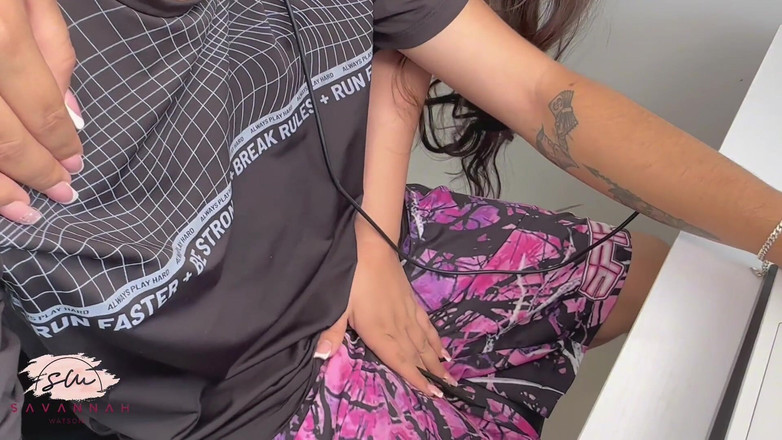 Savannah Watson: Uprawiam sekretny seks z moim stepbro, który jest nerd gamer -...