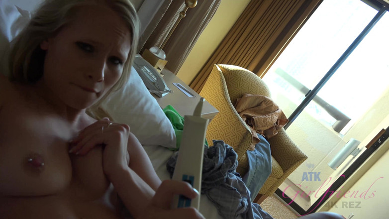 ATK Fans (Girlfriends): Vacances virtuelles à Las Vegas avec Dakota James 3/3