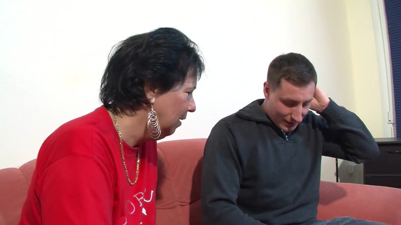 Mature Climax - 100% Mature Videos: Gilf tettona viene scopata a pecorina da un tipo arrapato