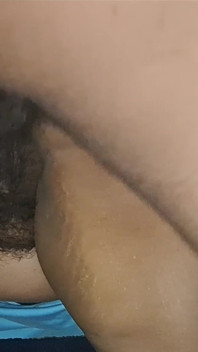 大学の少女がタバコを吸っているところを見つかり、セックスをして釈放される