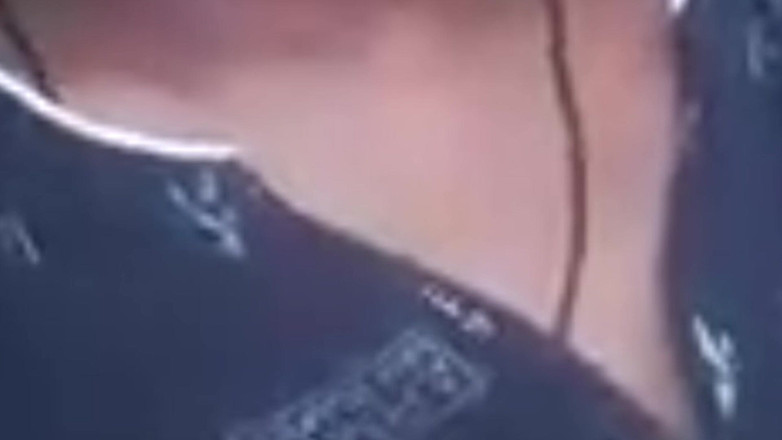 DesiBurChudai: Poté, co manžel vyšel ven, velmi divoce se stává nevlastním...