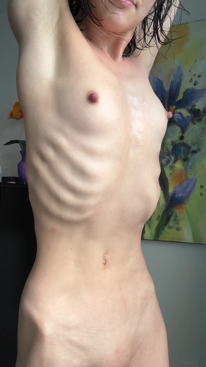 Ms_Emmy_Lynn: Dünne Magensaugen &amp;rippen