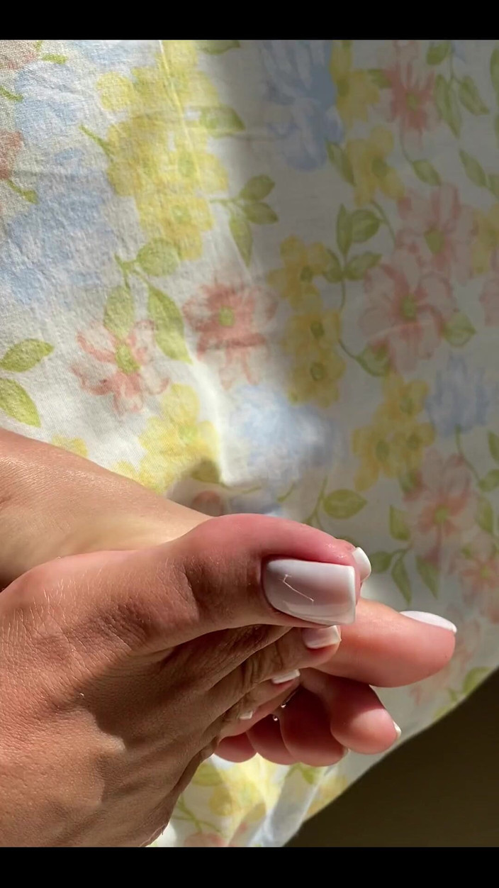 KiffaFeet: Saya Perlu Menunjukkan Kepada Awak, Kuku Jari Kaki Perancis Sempurna...