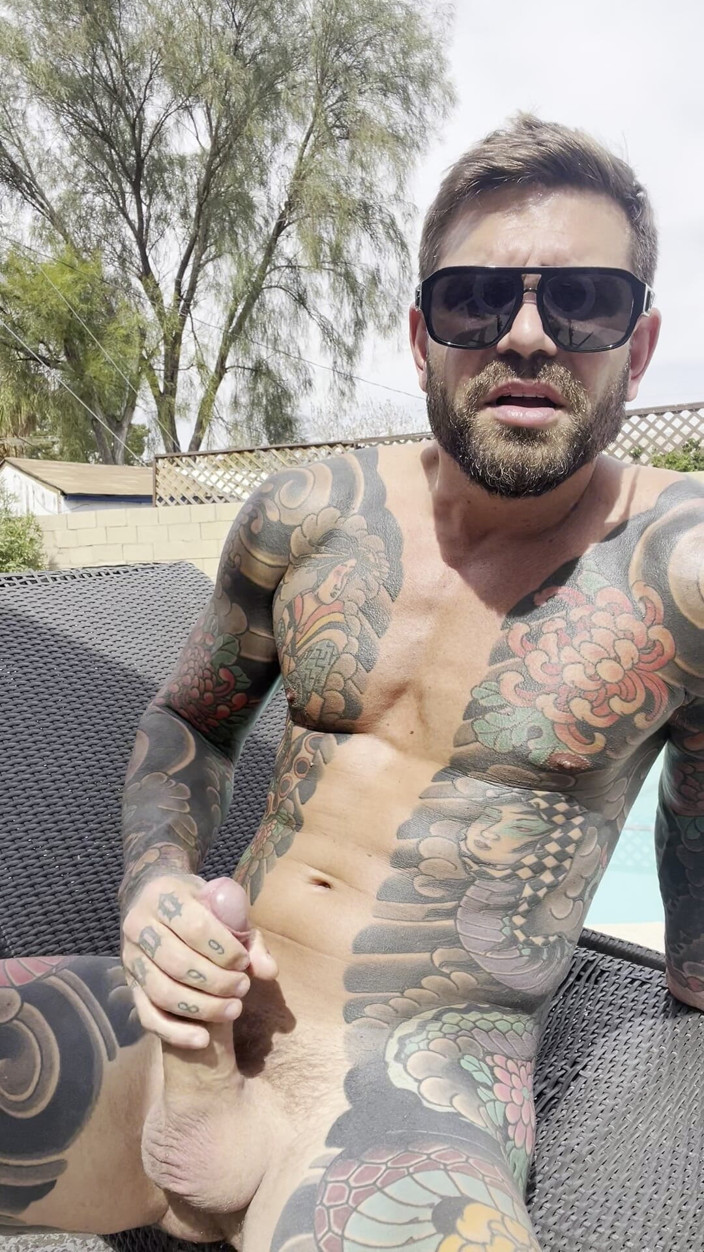 Juan Lucho Gay: Straw in the Garden While Neighbor Spies