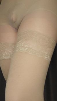 Sissykanisa Mix a Zápas: Béžová punčocha X Průhledné kalhotky X Punčocháče