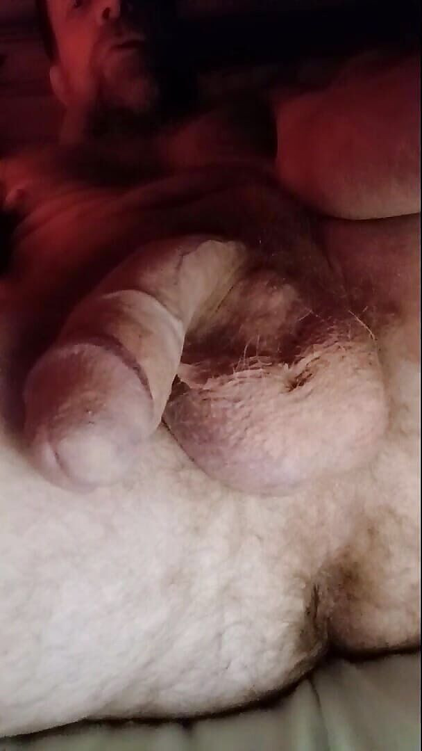 Hairyartist: Bantuin abangmu dengan lubang berbulunya sama siartis berbulu