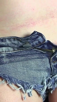 Špinavé řeči, hlasité sténání, prstění kundičky, orgasmus