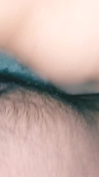 La matrigna fa sesso con il figliastro è un vero video domestico