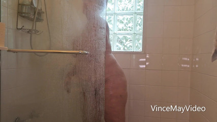 VinceMayVideo: Waktunya mandi bareng nenek semok favorit semua pria