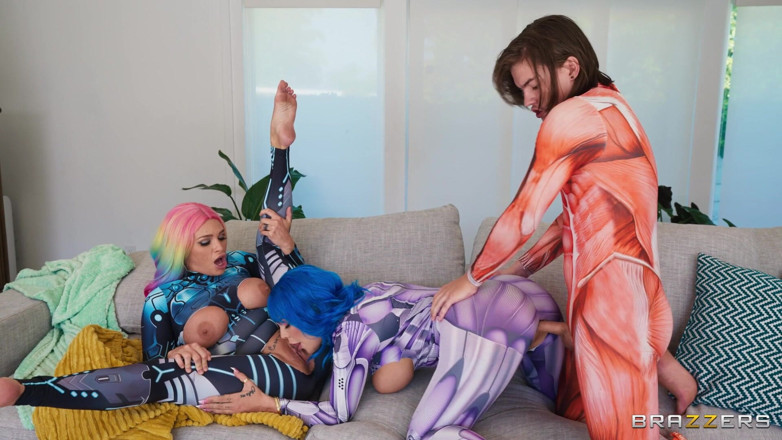 BRAZZERS: Brazzers - Kali Roses en Charli Phoenix worden mond gesnoerd en...