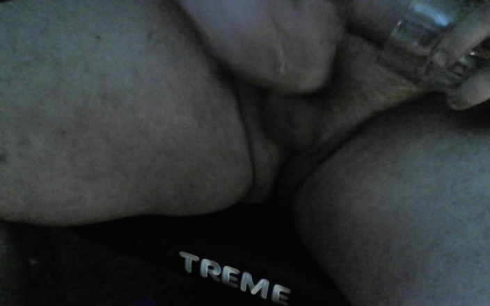 Jerking Perv: Aku muncrat di gelas kaca