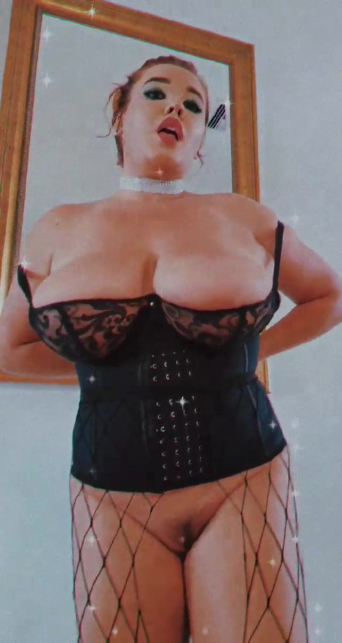 Annabelle Rogers: Divertimento in fisting e tacchi