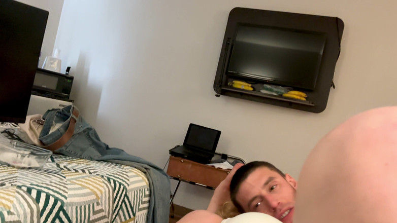 Alpha stud 4 u: 一緒に転がって、最後までからかい続けて