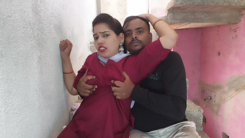 Sona bhabhi: Venkovní sexuální video desi indického vysokoškolského páru