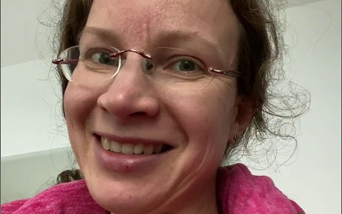 Annika Rose: Extrémně dlouhá nitě ze slizu!