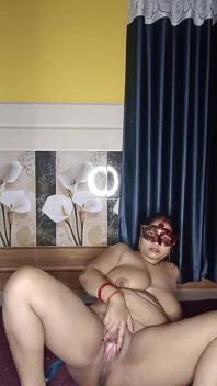 Hot Indian Housewife Fuck with Vibrator