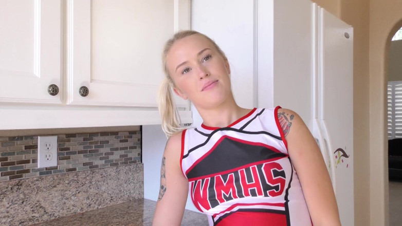 Hefburg: Phat ass blond cheerleader