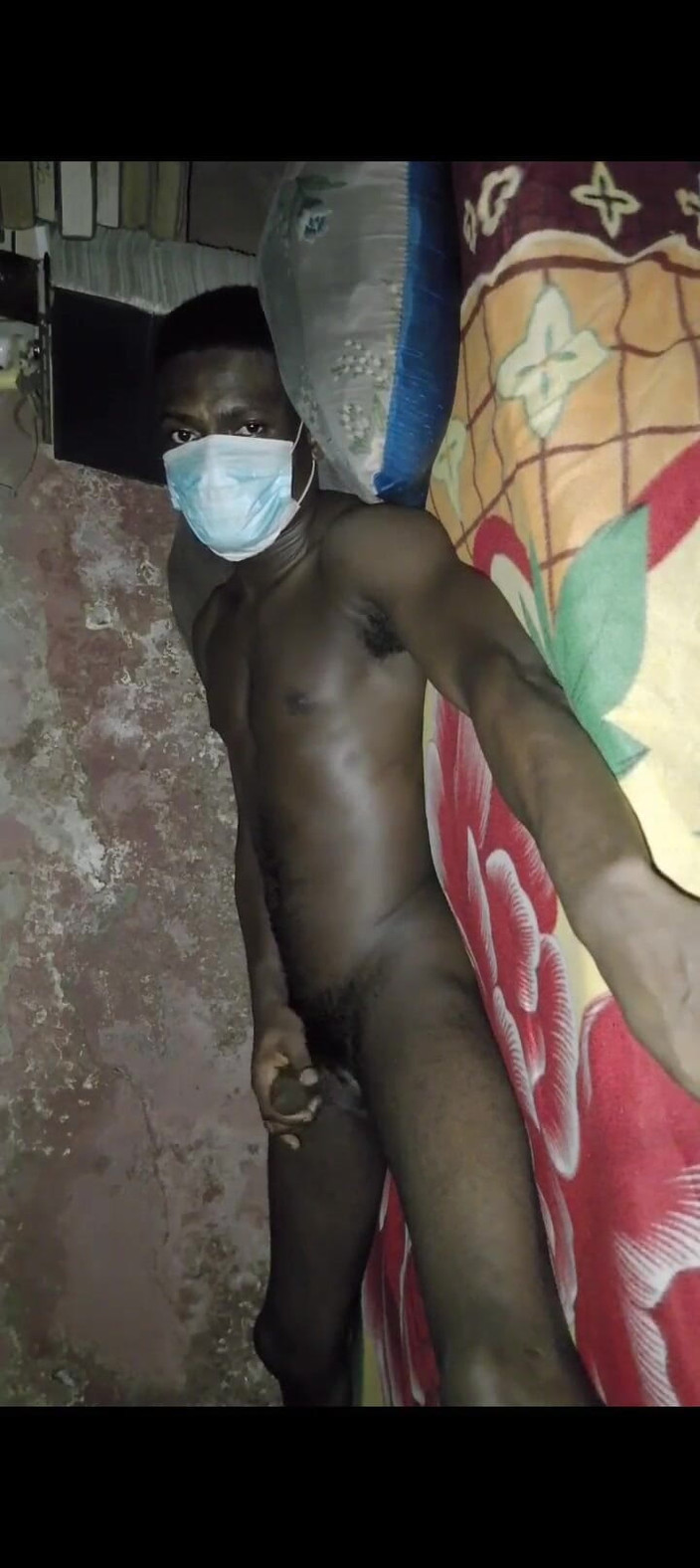 Masturbator emmy: Uomo nero africano che mostra le sue abilità nel letto