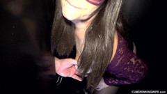 Cumdrinking Wife: Gloryhole děvka, zatímco manžílek zůstává doma 2