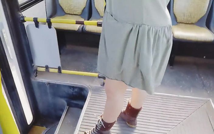 Activecouplearg: マンコの公開指使い、屋外セックス