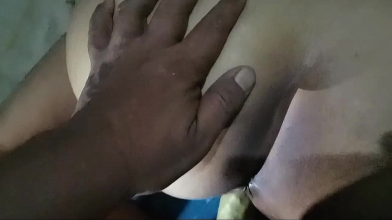 Babang endut: Milf se masturba para follarme