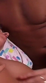 Sexy nevlastní dcera je tvrdě a hluboko ošukána nevlastním tátou - kompilace