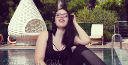 Goddess Misha Goldy: Sé todo sobre tu secreto sucio. Sé que usted es...