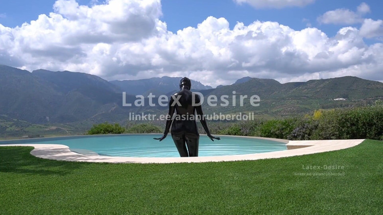 Rubberdoll ruby: House of Latex-desire