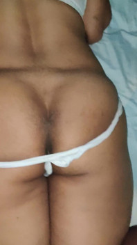 Pertunjukan tubuh seksi Fantasi Riya