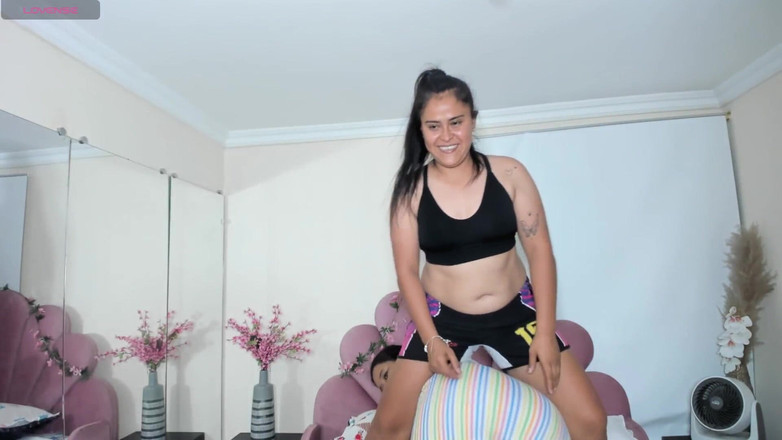 Leona AndJazzlin: Wij zijn 2 dorstige en nymfomane biseksuele vrouwen