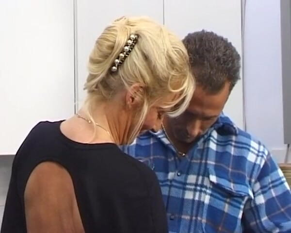 BB Video - Old School: Blondă gospodină amatoare matură sexy germană futută # 2