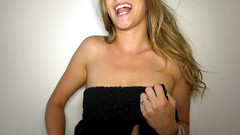 Leon Lambert Girls Twerk Parties CFNM: 애널을 따먹히는 18세 소녀